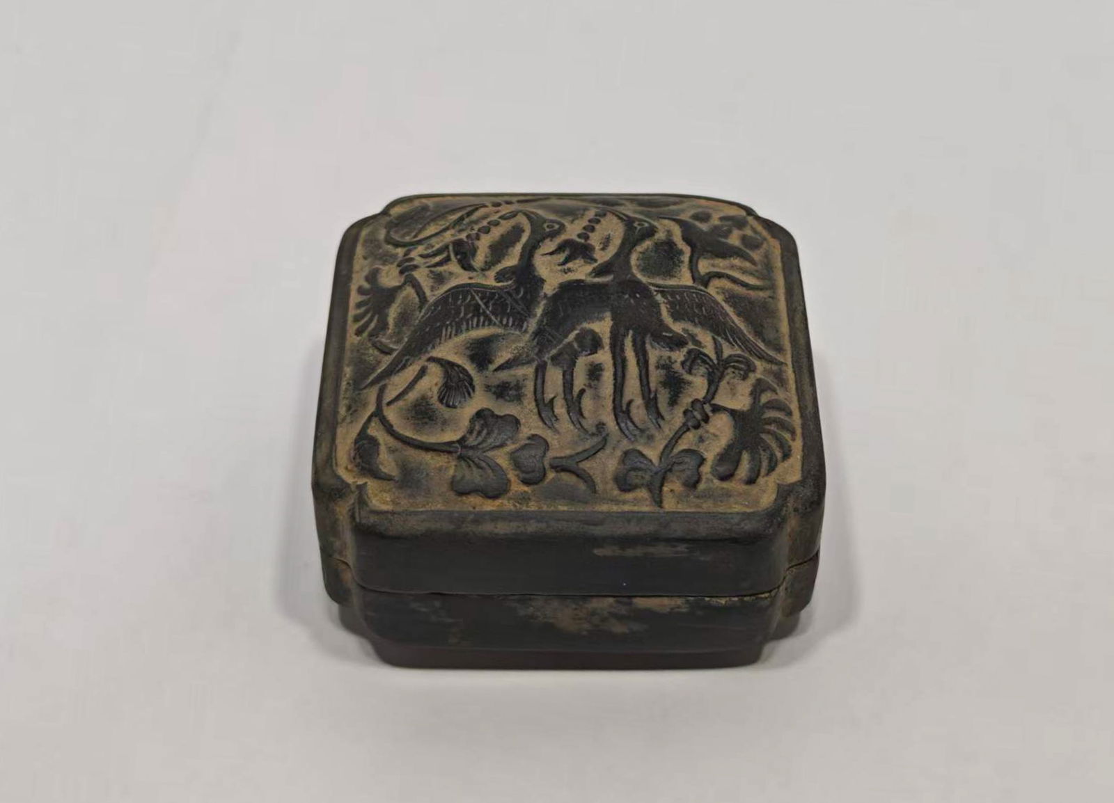 Han Dynasty pottery powder box: H:4.5cm W:7.5cm