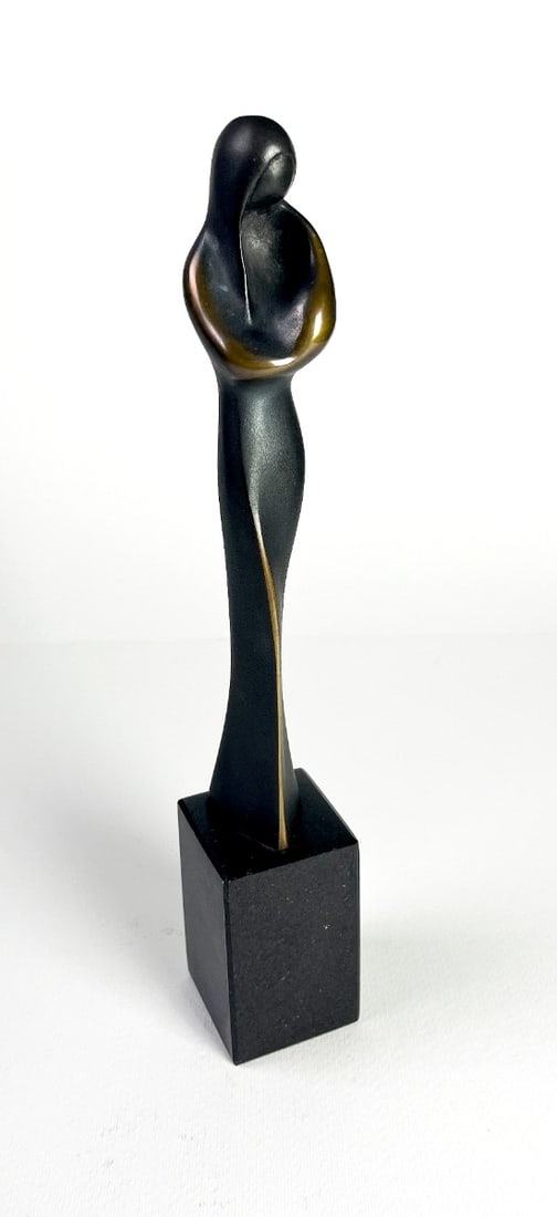 Kerstin Stark - Sculpture: Kerstin Stark 1971 - 2017. German artist.The trained goldsmith Kerstin Stark used targeted contrasts to give her table sculptures a special expressiveness.Her figurines, sculptures and jewellery objec