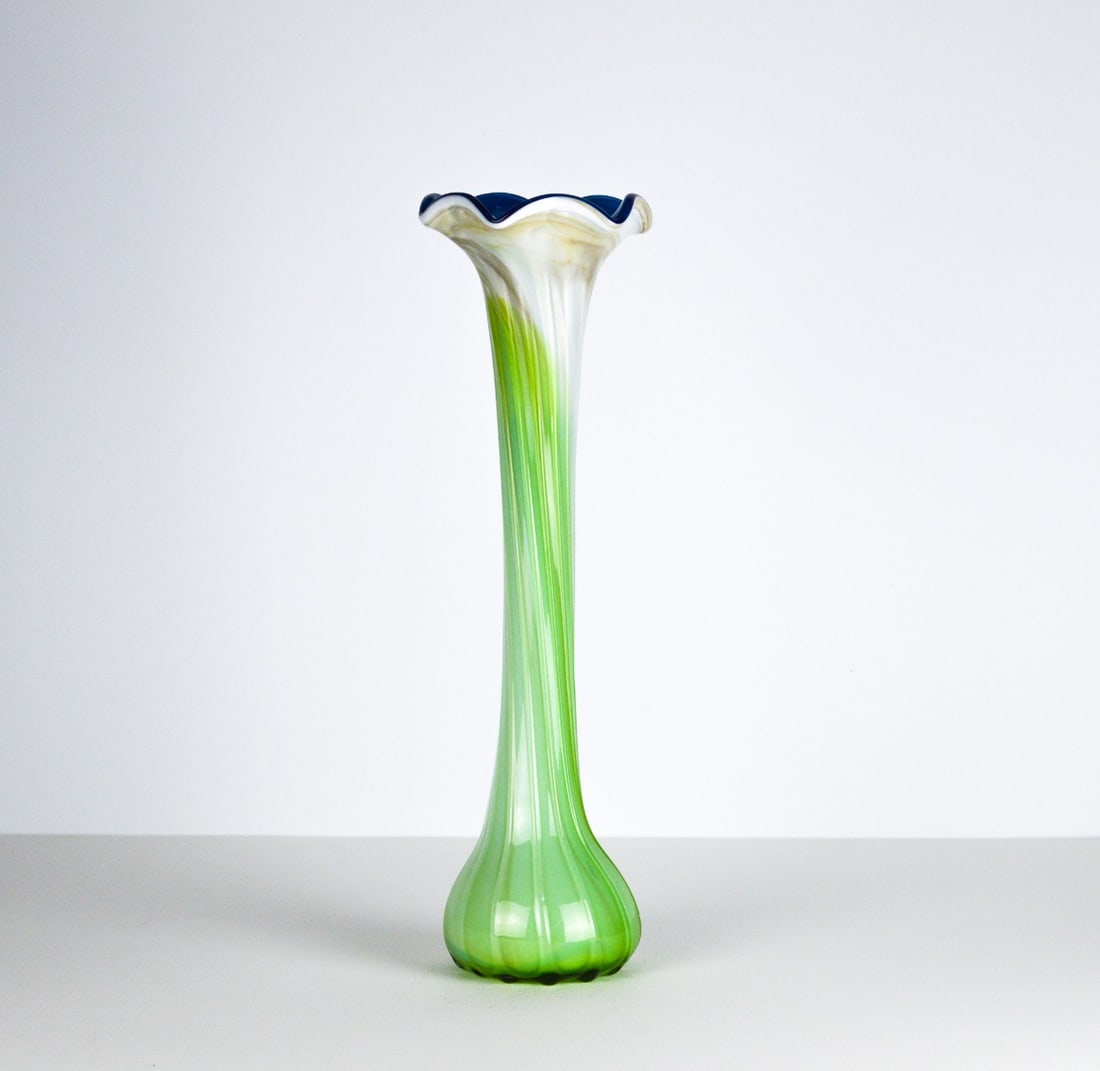 Murano Flower Vase Glass Blue Green Sixties: Murano Flower Vase Glass Blue Green SixtiesBeautiful Murano vase in flower shape in a blue color