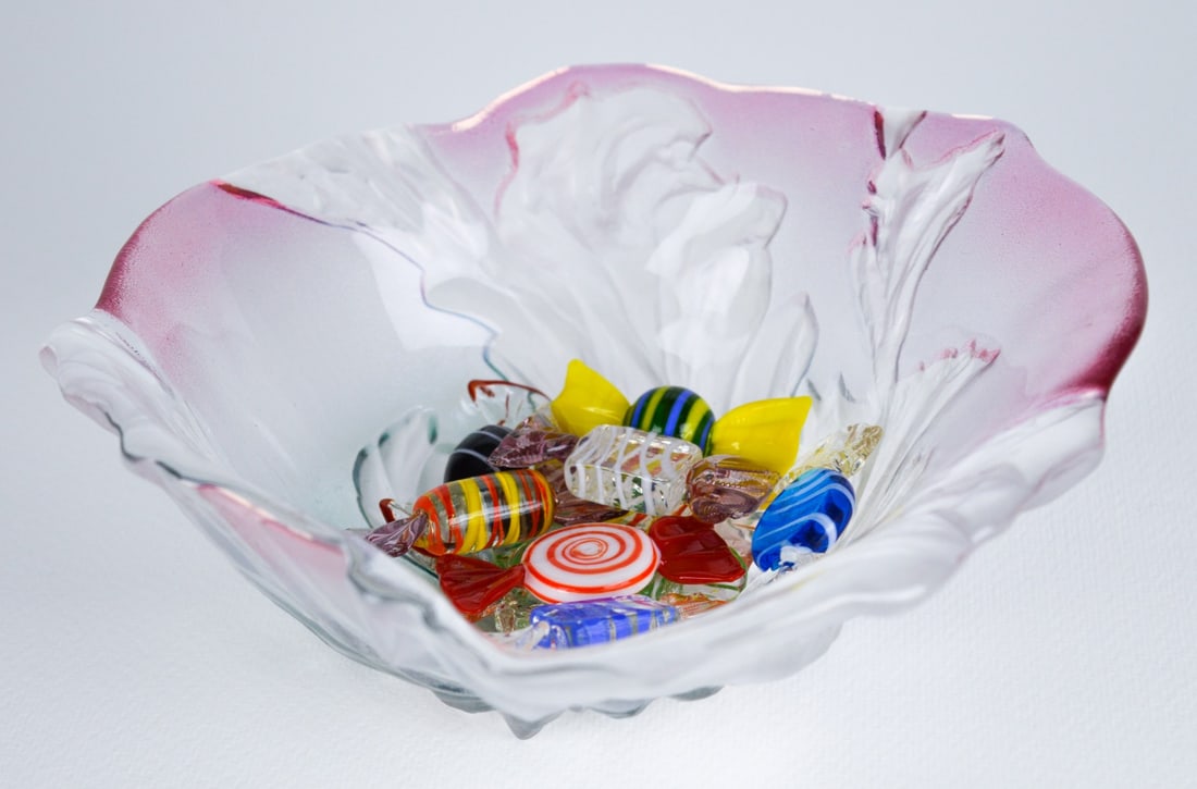 Mikasa Walther Crystal Ice Bowl Calypso Murano Candy: Murano glass from Mikasa Crystal Floral Pastel Ice Calypso bowl, the rim features a light pink/lilac, comes with Murano glass candies.