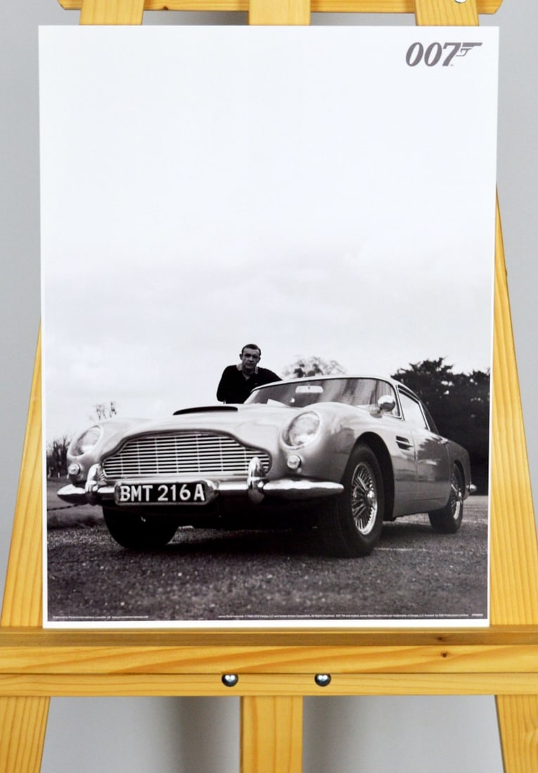 Bond, James - Aston Martin - Photo lithograph.: Published by Piramide International Leicerster UK. Copyright by Danjac LLC. & united Artist Corporation.
