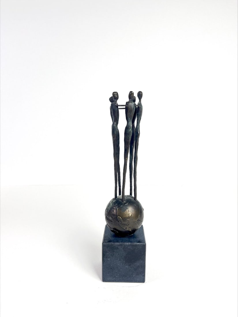 Corry Ammerlaan - Sculpture: Corry Ammerlaan-Niekerk (born 1947) was originally trained at a teacher training college and began her career in education before developing as an artist. In her work, the human figure takes center