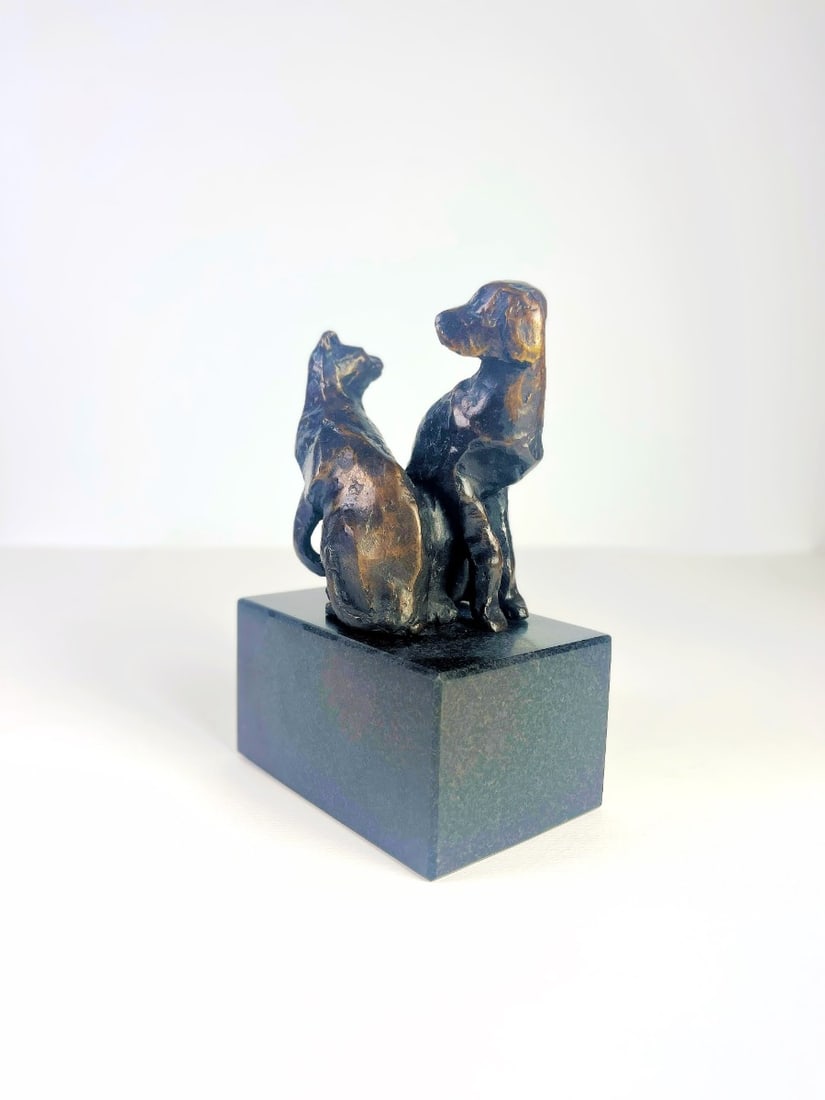 Bronze sculpture: Beautiful bronze sculpture, late 20th century on granite base.