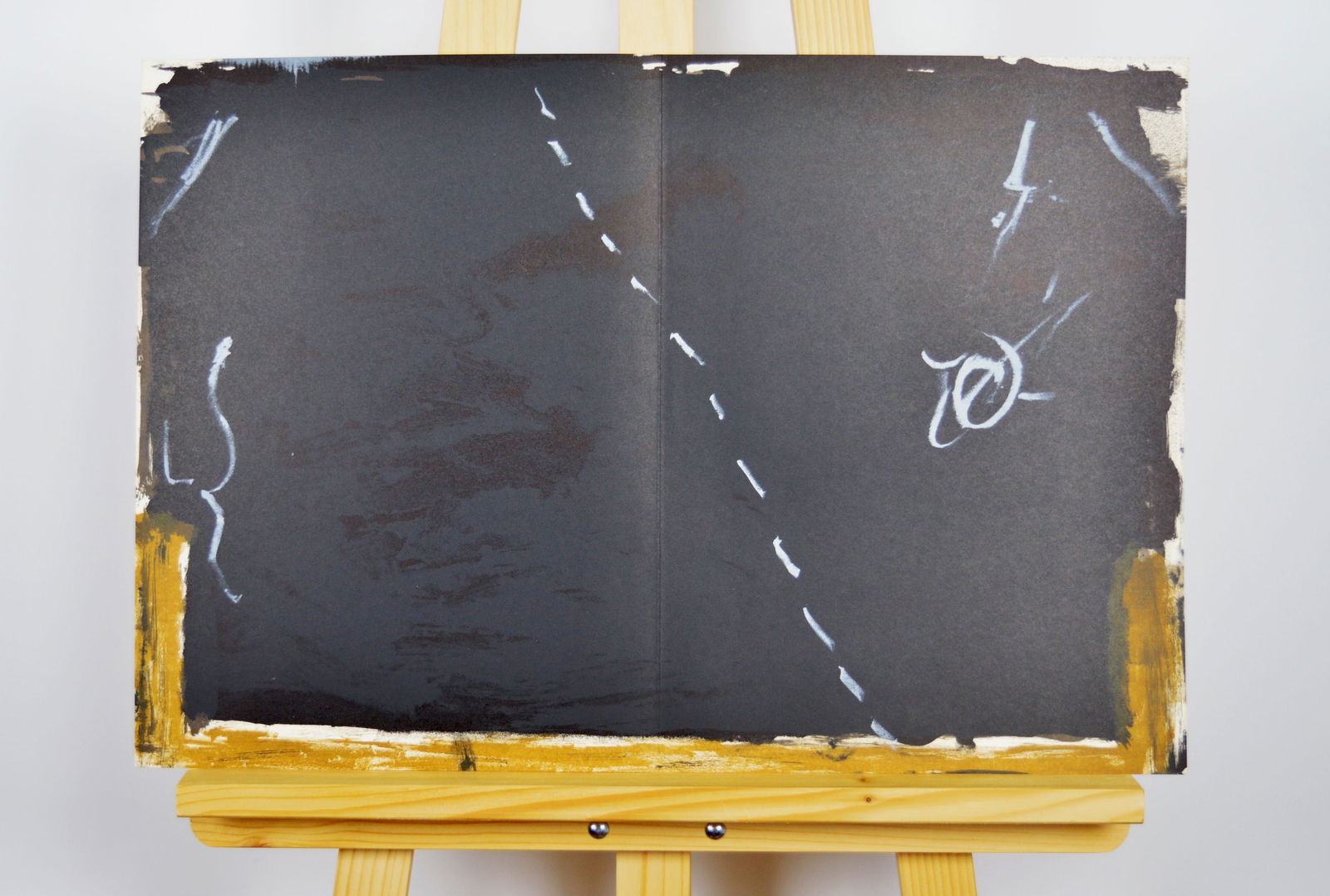 Tapies, Antoni - Original lithograph: Antoni Tapies - Untitled. Original lithograph, Executed for Derriere le Miroir, issue No. 210 in 1974, and published in Paris by Maeght. There is printed text on verso. Centerfold