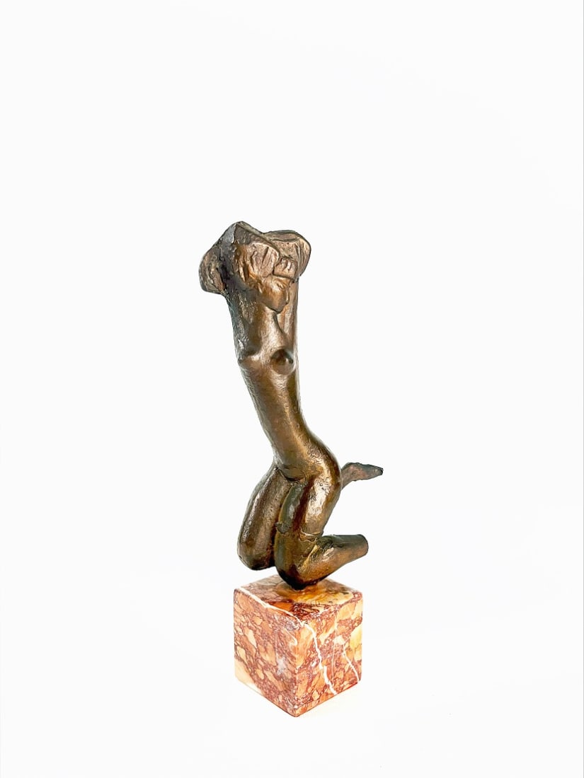 Solid bronze sculpture - 8