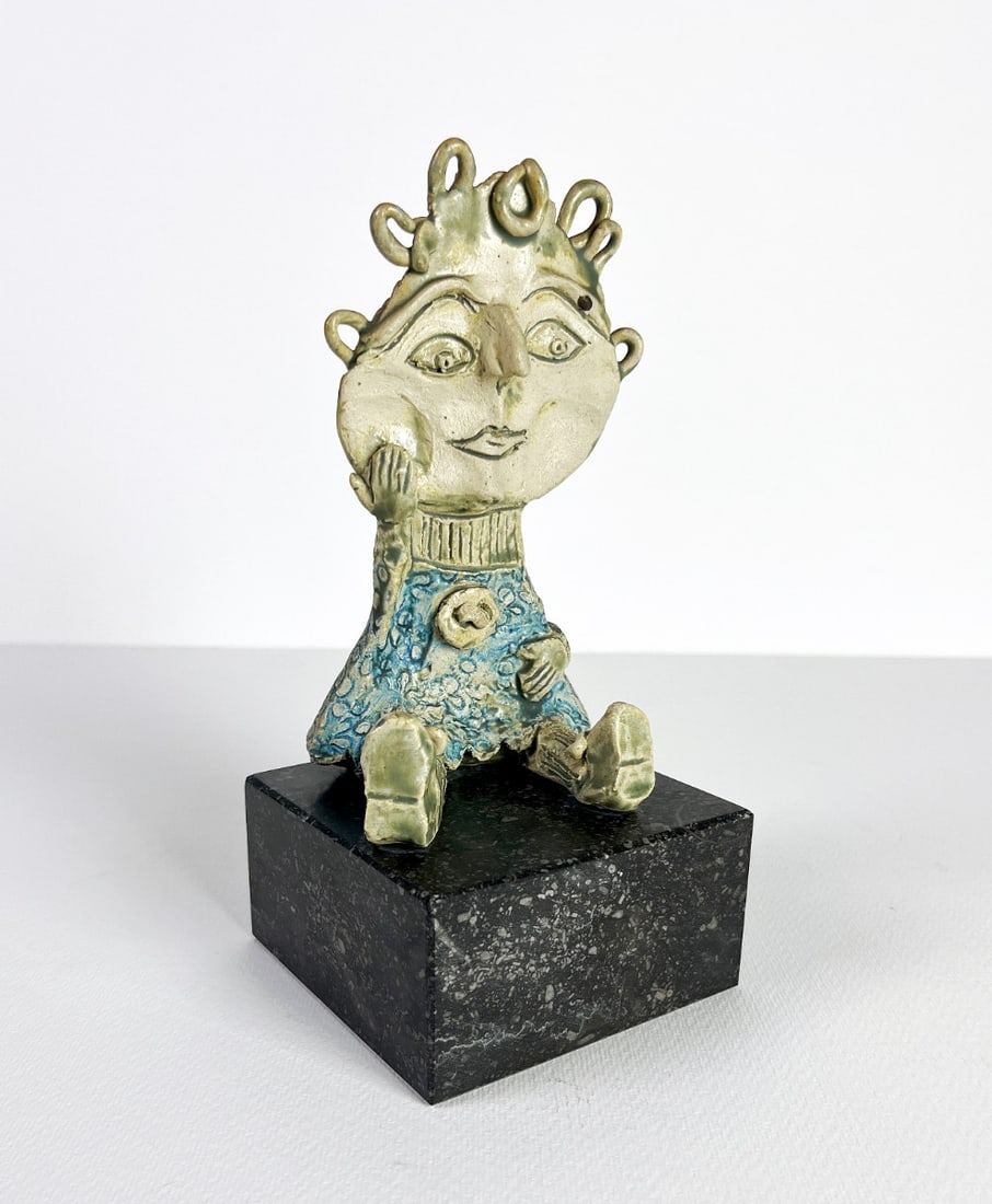 Ceramics sculpture: Beautiful bronze statue Awesome ceramic sculpture from Unknown Dutch Artist.On a granite pedestal.Duch school.Great addition to your interior., late 20th century.Dutch school.