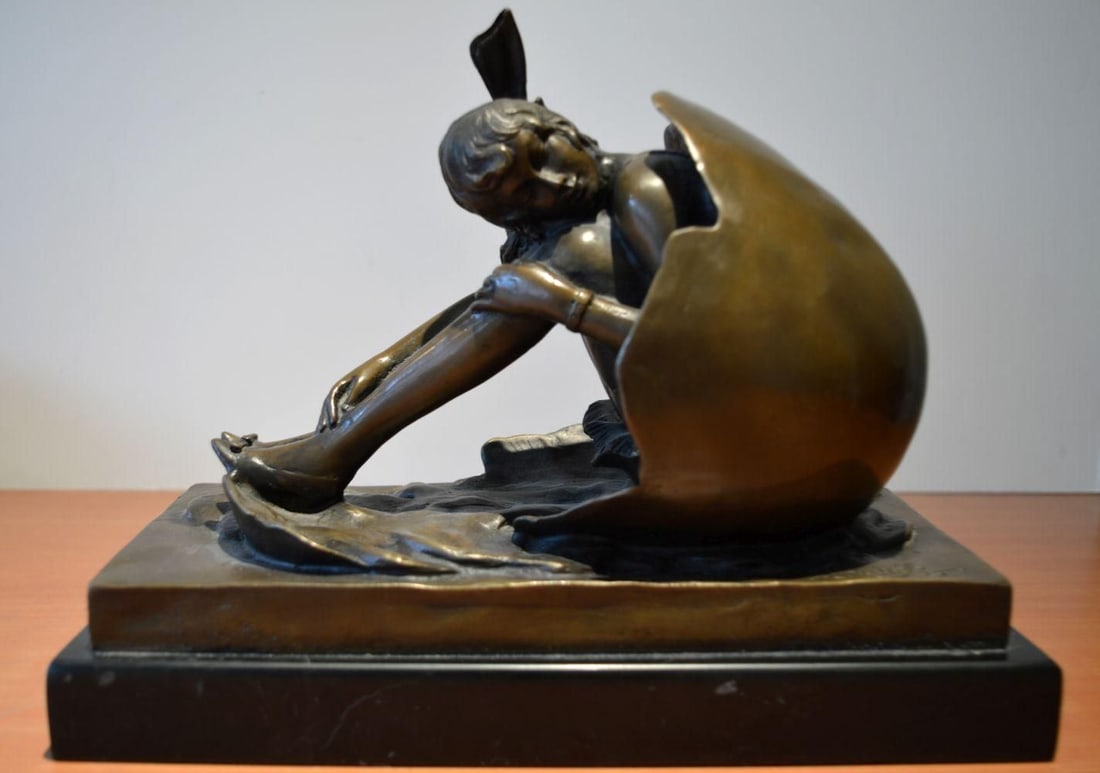 Bruno Zach - Sculpture. Bronze: Signed in the bronze.Bruno Zach (6 May 1891 – 20 February 1935) was an Austrian art deco sculptor of Ukrainian birth who worked in the early-to-mid 20th century. His output included a wide repertoir