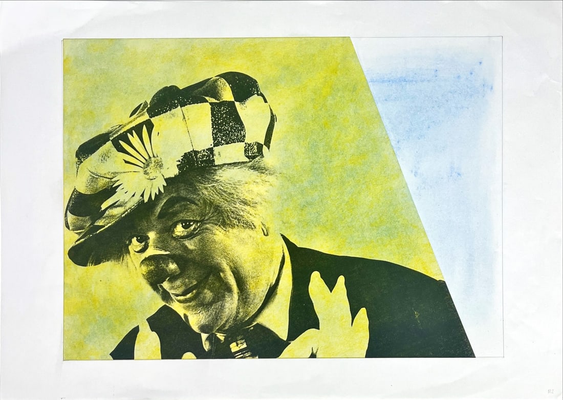 Oleg Popev - Lithograph: Lithograph that shows Oleg Popov, the famous clown, in his characteristic clothes and position. In the style of pop-art, the colors yellow and blue are added to the photo. It is not clear which artist