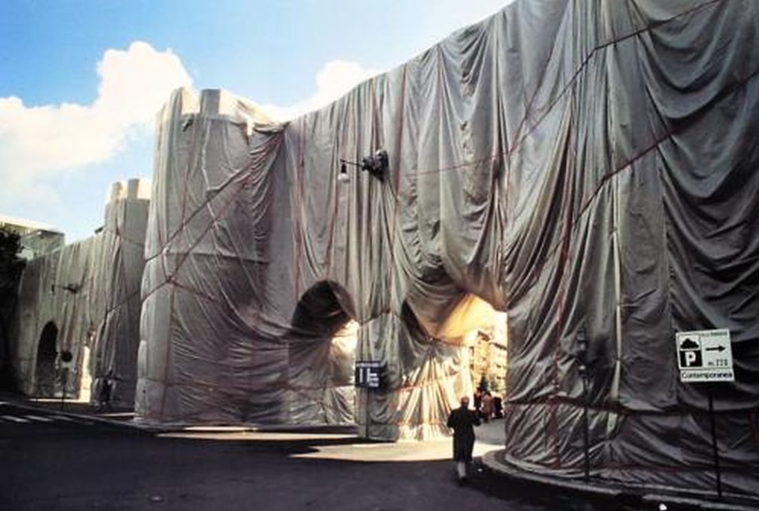 Christo - The Wall-Wrapped Roman Wall - Offset Lithograph.: Artist: Christo Title: The Wall-Wrapped Roman Wall Technique: Offset lithograph on Fine art paper size: 64 x 95 cm. (25,2 x 37,4 inch) Framed: Not framed More Information Photo Harry Shun.. ©