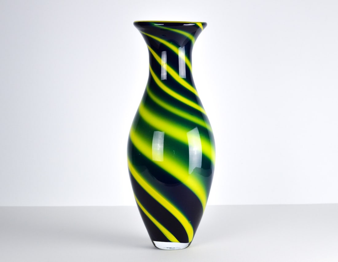 Murano Large Vase Green/Yellow: Artist: Murano Title: Murano Large Vase Technique: Glass on Glass size: 46 x 19 cm. (18,1 x 7,5 inch) Framed: Not framed More Information Murano Large Vase Green/YellowBeau