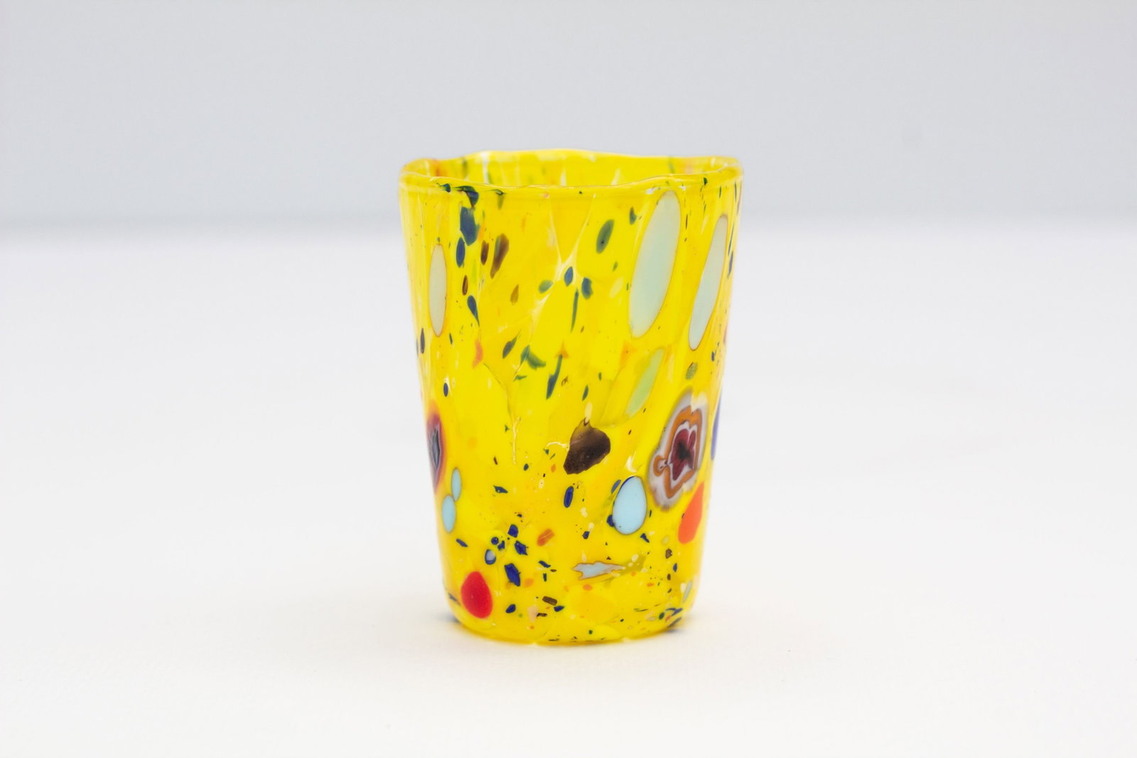 Murano - Glass object: Artist: Murano Title: Glass Technique: Glass on Glass size: 4,5 x 6,5 cm. (1,75 x 2,55 inch) Framed: Not framed More Information Murano Glass Colpo Artisan Artistico Yellow