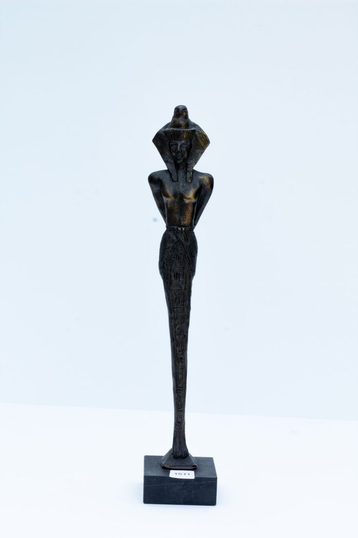 Ammerlaan, Corry - Sculpture - Bronze: Artist: Ammerlaan, Corry Title: Kracht Technique: Sculpture on Bronze size: 23 x 7 cm. (9,05 x 2,75 inch) Framed: Not framed More Information Corry Ammerlaan-Niekerk (b