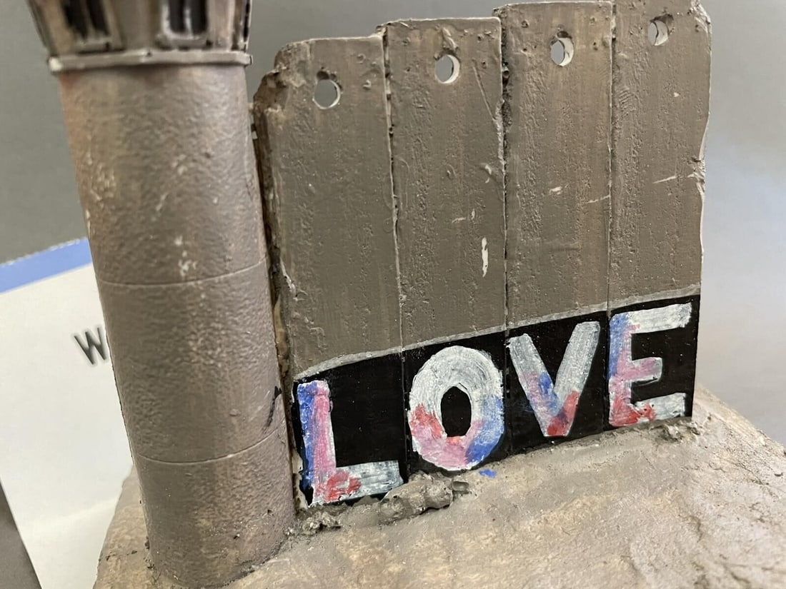 Banksy - Walled Off Hotel -Sculpture - Love - receipt included (1 of 2)