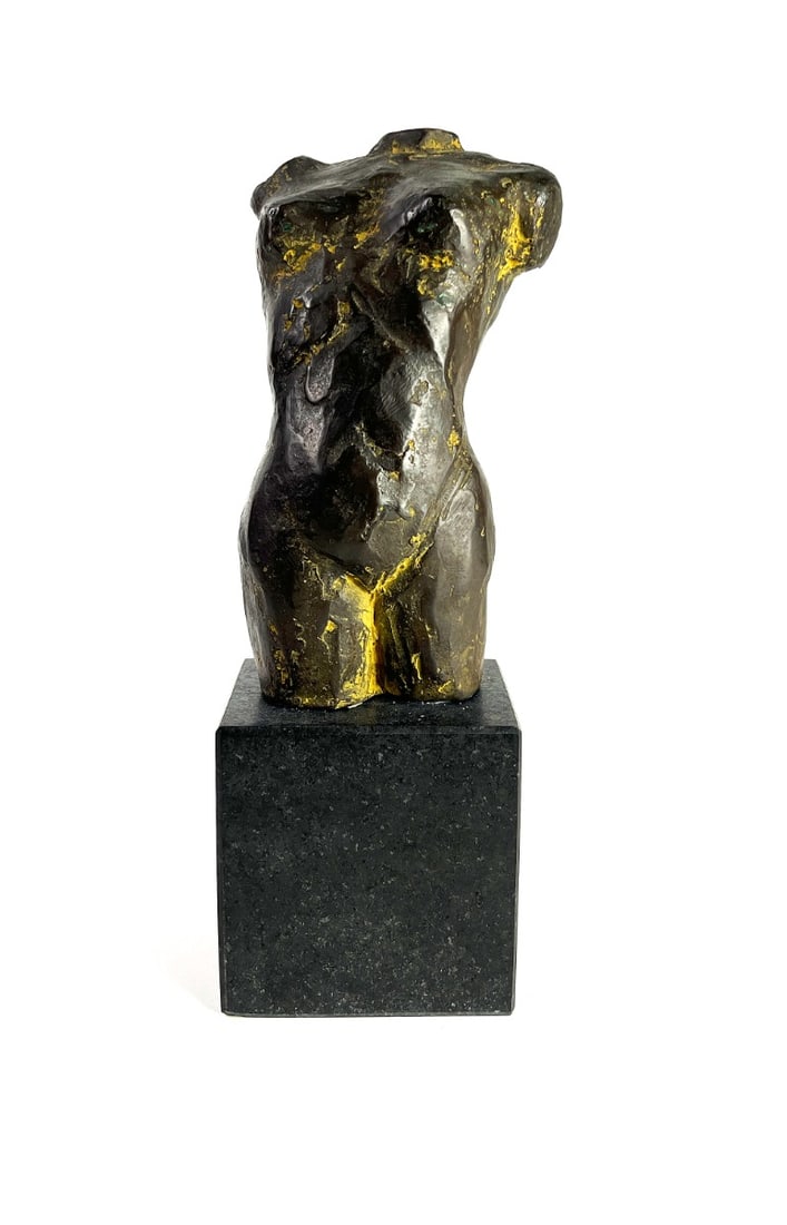 Bronze sculpture: Artist: Unknown / Unreadable Artist Title: Untitled Technique: Sculpture on Bronze size: 26 x 11 cm. (10,25 x 4,35 inch) Framed: Not framed More Information Beautiful solid bronze sculpture, late