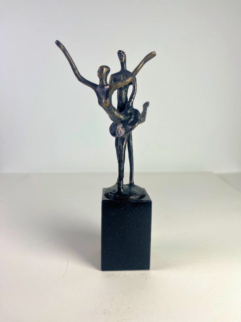 Bronze sculpture - Ballerina: Artist: Unknown / Unreadable Artist Title: Untitled Technique: Sculpture on Bronze size: 30 x 18 cm. (11,8 x 7,1 inch) Framed: Not framed More Information Very beautiful bronze sculpture ballerina on