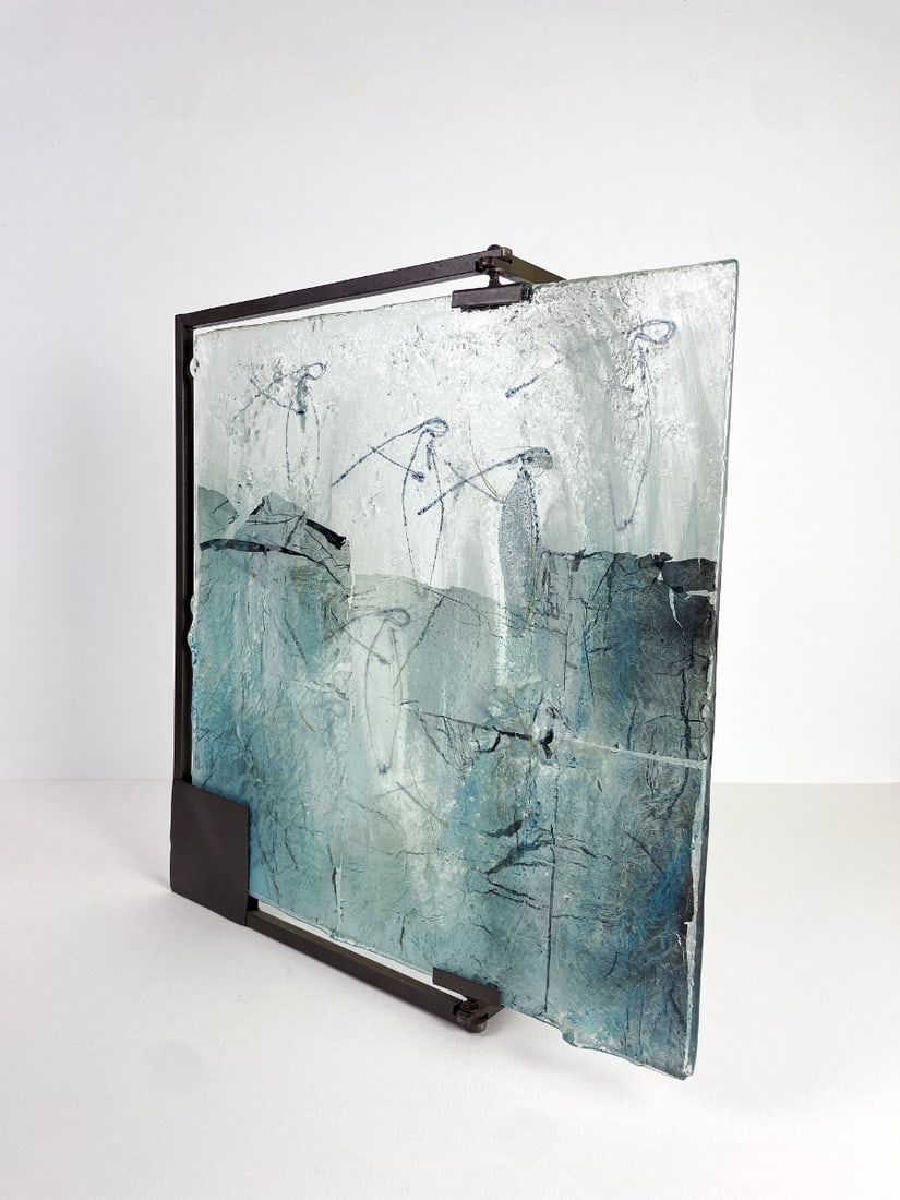 Unknown Dutch Artist - Glass sculpture: Artist: Unknown / Unreadable Artist Title: Untitled Technique: Sculpture on Glass size: 45 x 42,5 cm. (17,7 x 16,75 inch) Framed: Not framed More Information Truly a very special glass sculpture of