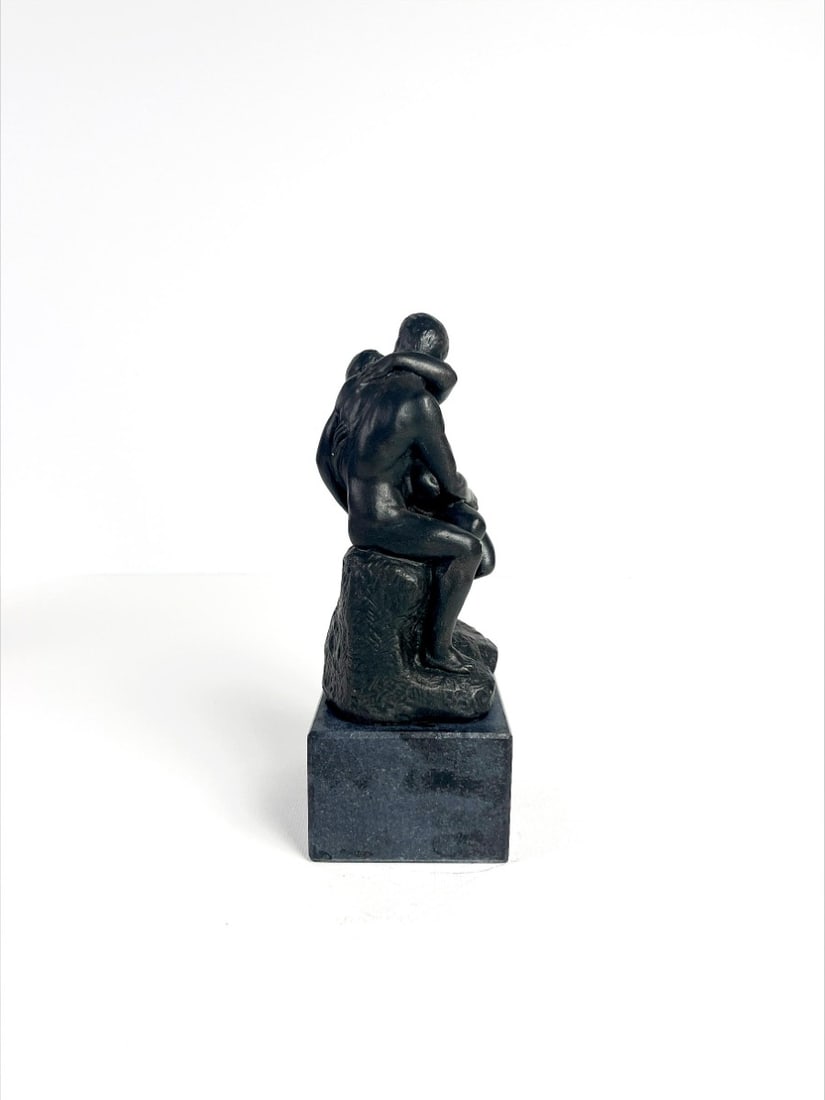 Bronze Sculpture - The French Kiss: Artist: Unknown / Unreadable Artist Title: The French Kiss Technique: Sculpture on Bronze size: 22 x 10,5 cm. (8,65 x 4,15 inch) Framed: Not framed More Information Beautiful bronze statue on a