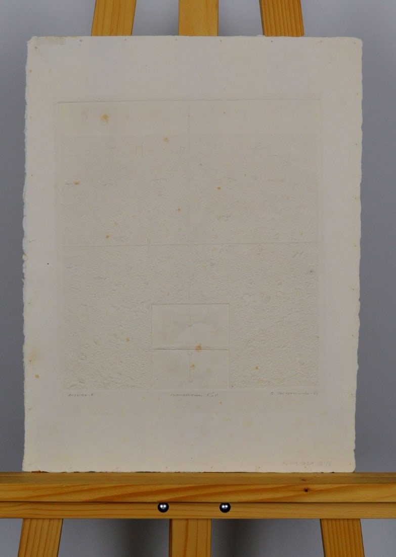 Gieryszewski, Ryszard - Embossing - Handsigned: Artist: Gieryszewski, Ryszard Title: Podziat 5 Technique: Embossing on Bütten, Handmade paper size: 44 x 34 cm. (17,3 x 13,4 inch) Framed: Not framed More Information Hand-Signed by the Artist.