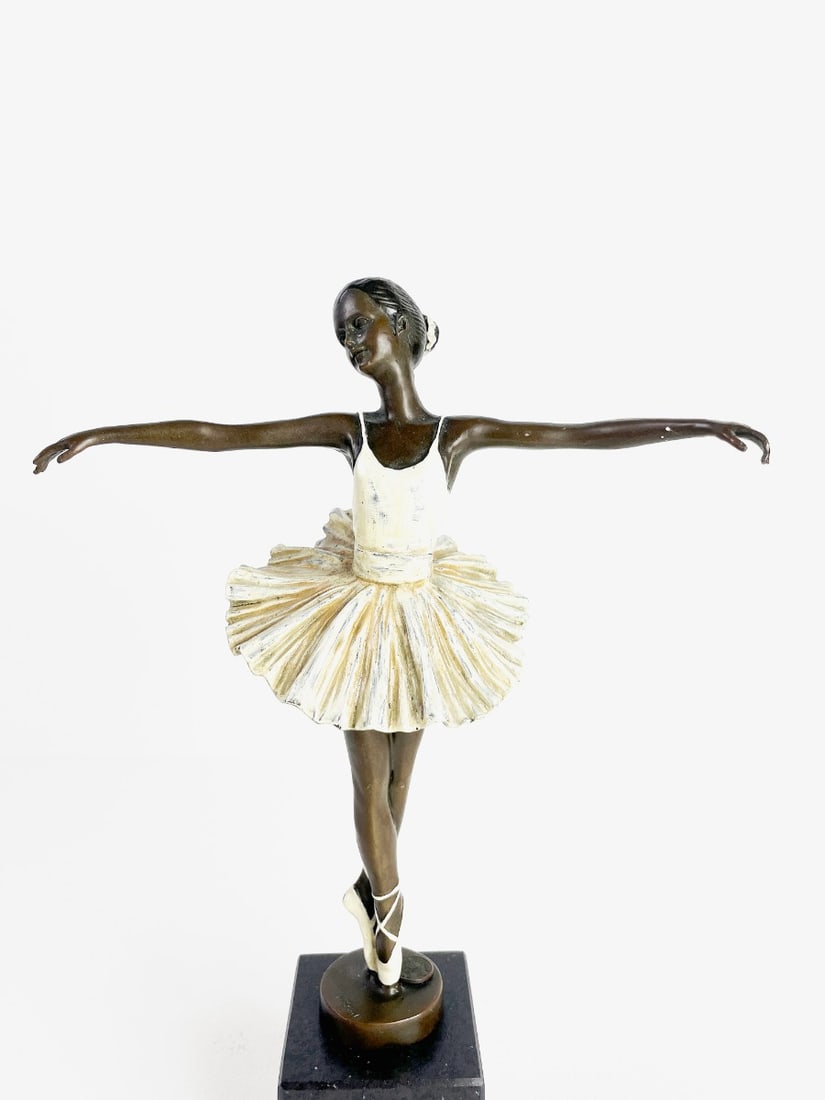 Margraß - Sculpture. Bronze..: Artist: Margraß Title: Ballerina Technique: Sculpture on Bronze size: 33 x 22 cm. (13 x 8,65 inch) Framed: Not framed More Information Cold-painted Veinna bronze sculpt
