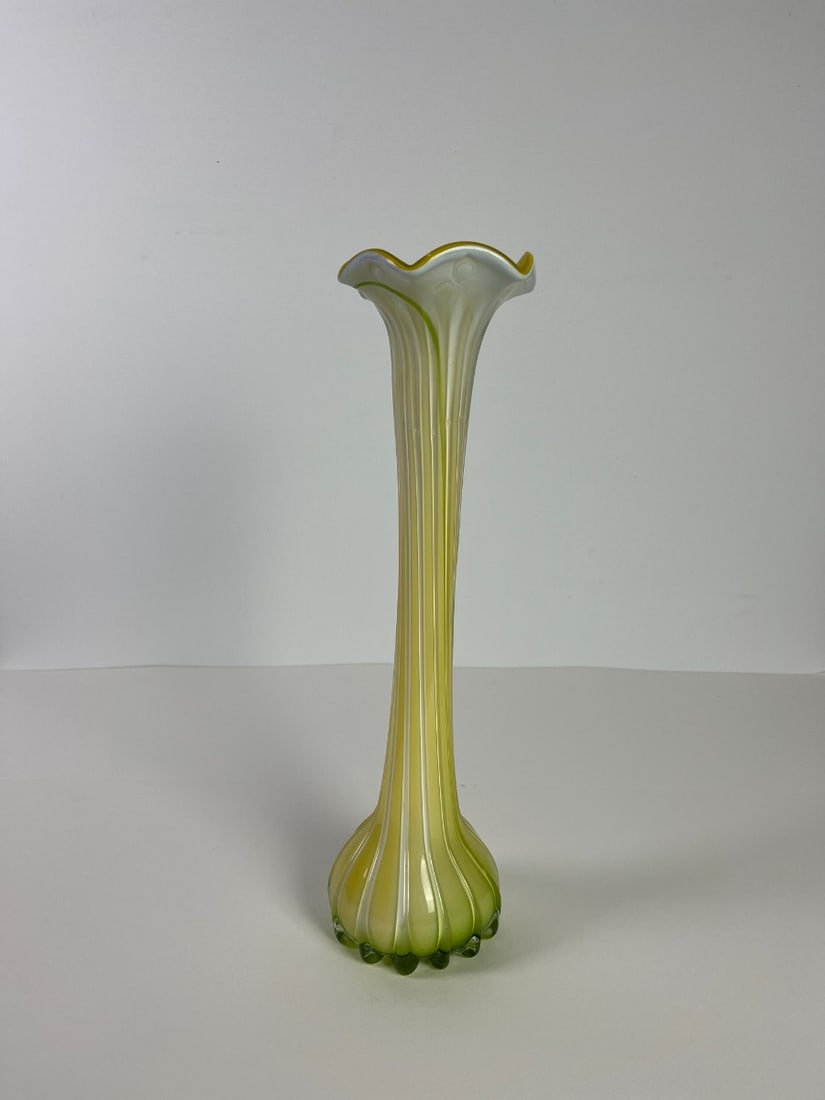 A very beautiful Murano vase: Artist: Murano Title: Murano vase Technique: Sculpture on Glass size: 40,5 x 11 cm. (15,95 x 4,35 inch) Framed: Not framed More Information Stunning hand made vase made