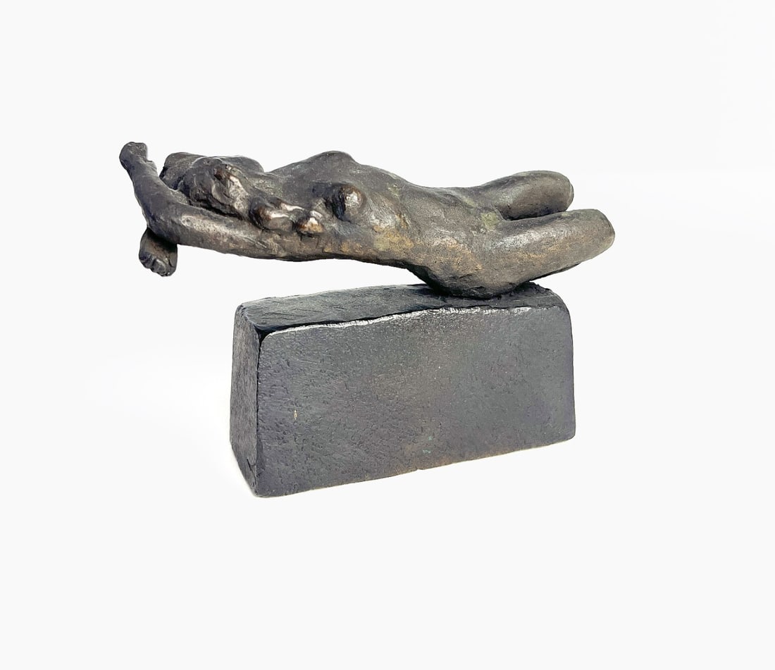 Bronze Sculpture: Artist: Unknown / Unreadable Artist Title: Untitled Technique: Sculpture on Bronze size: 8 x 13,5 cm. (3,15 x 5,3 inch) Framed: Not framed More Information Beautiful so