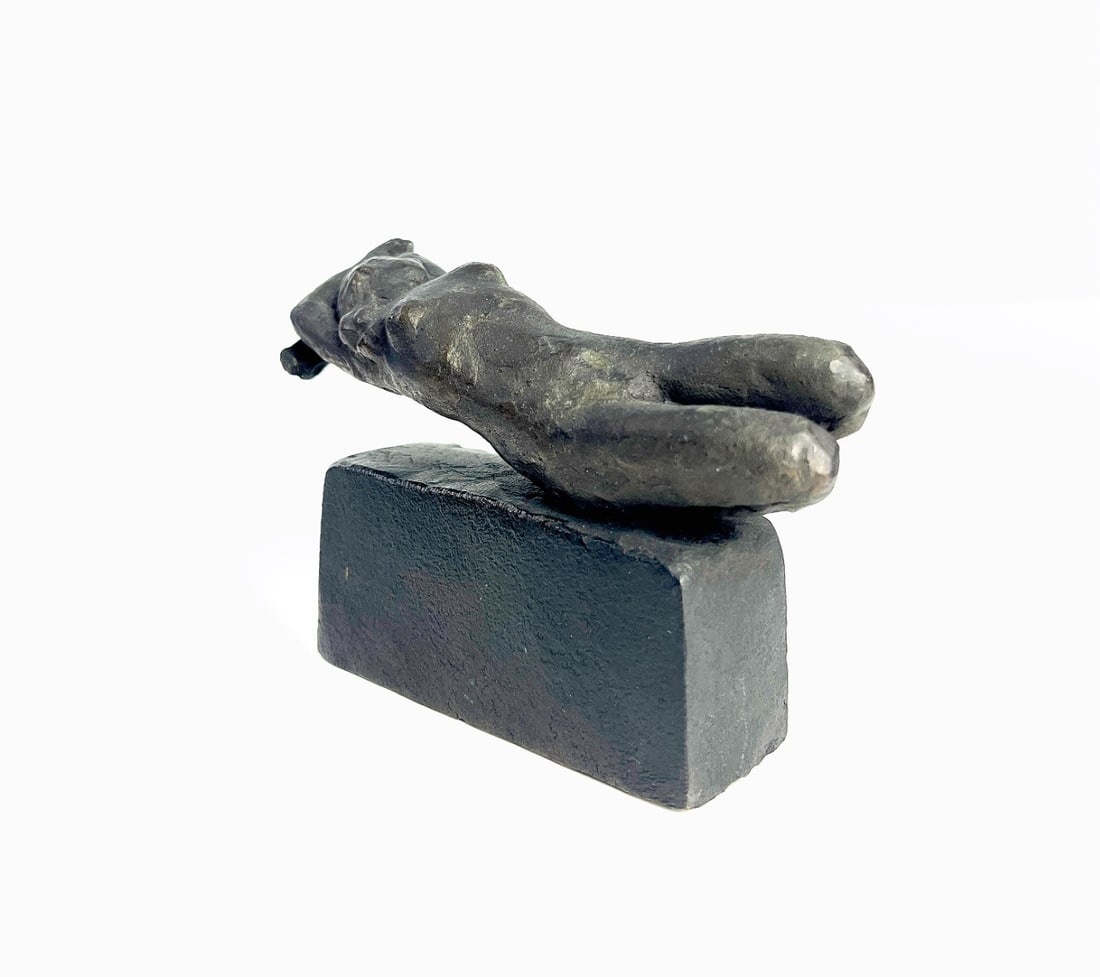 Bronze Sculpture: Artist: Unknown / Unreadable Artist Title: Untitled Technique: Sculpture on Bronze size: 8 x 13,5 cm. (3,15 x 5,3 inch) Framed: Not framed More Information Beautiful so