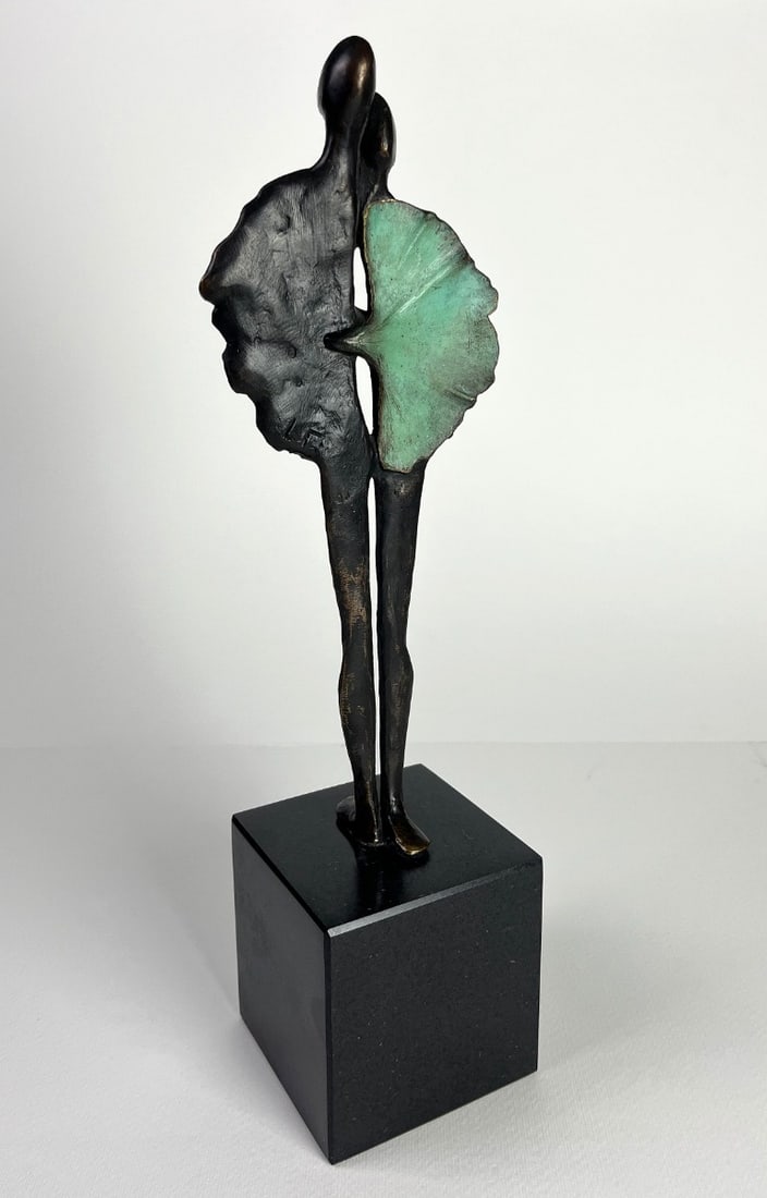 Bronze Sculpture: Artist: Unknown / Unreadable Artist Title: Untitled Technique: Sculpture on Bronze size: 14,5 x 11,5 cm. (5,7 x 4,55 inch) Framed: Not framed More Information Beautiful