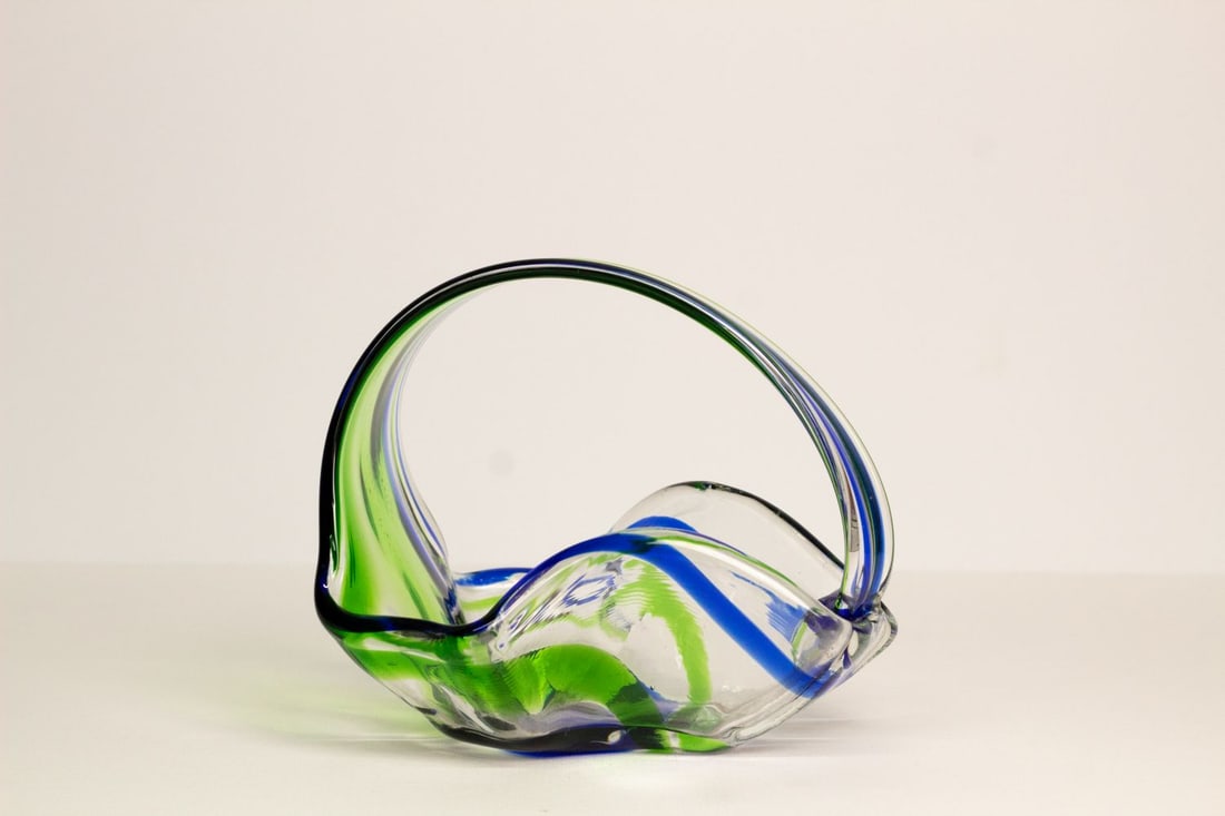Murano - Green and Blue Basket - Glass object: Artist: Murano Title: Green and Blue Basket Technique: Glass on Glass size: 15,5 x 18 cm. (6,1 x 7,1 inch) Framed: Not framed More Information Original Vintage Murano Glass Bowl - 1960s About the