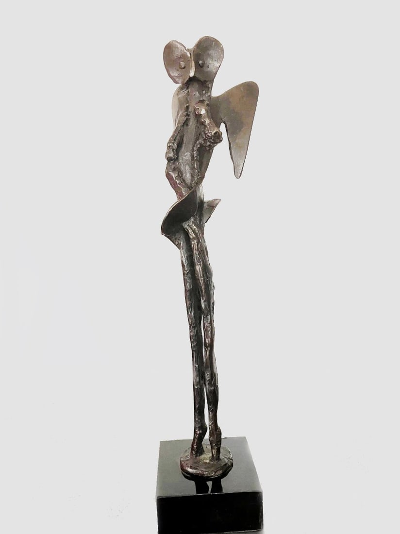 Klaas van den Berg - Bronze Sculpture: Artist: Berg, Klaas van den Title: Owl mother with her young Technique: Sculpture on Bronze size: 36 x 8 cm. (14,15 x 3,15 inch) Framed: Not framed More Information Kla