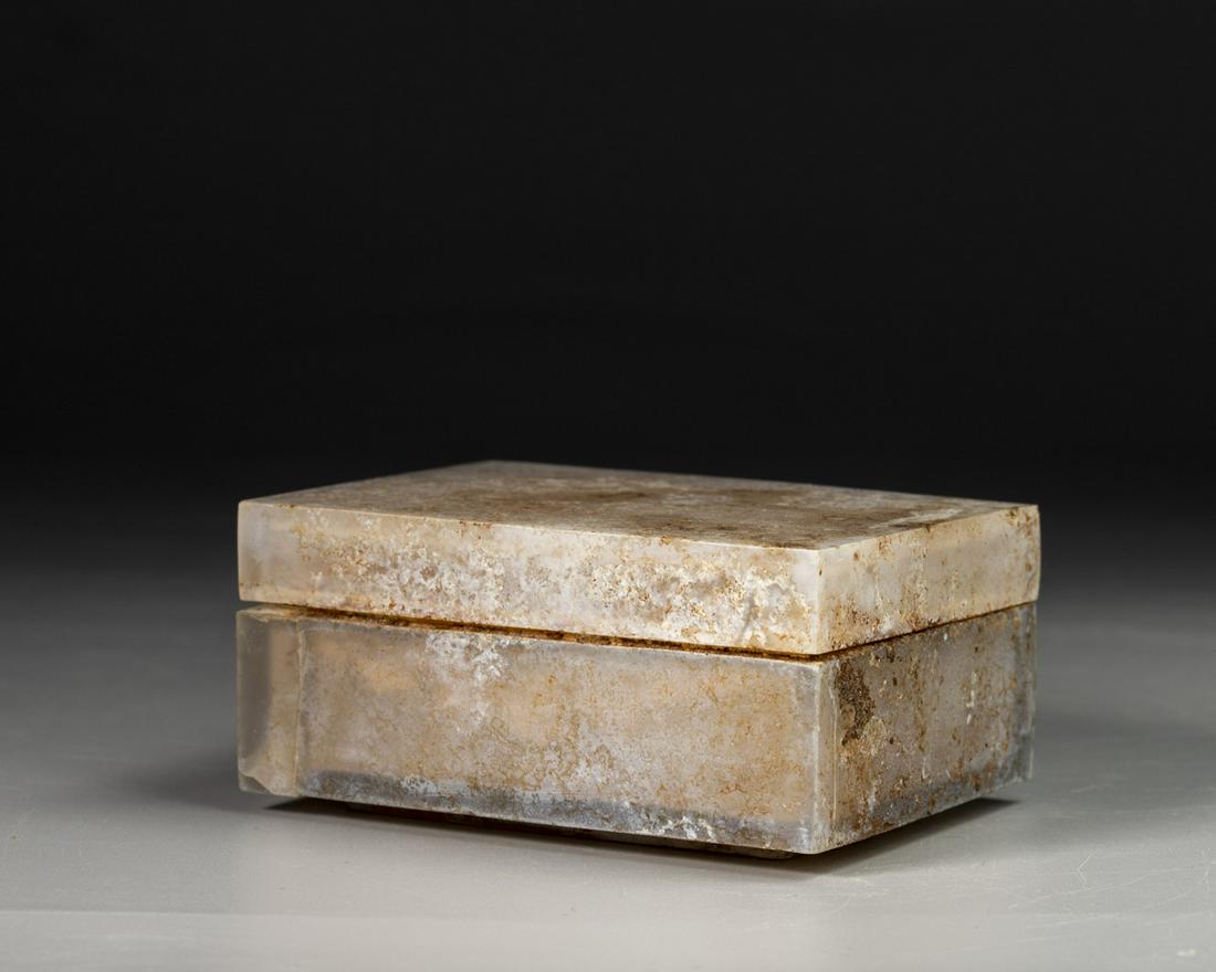 A JADE BOX AND COVER (1 of 7)
