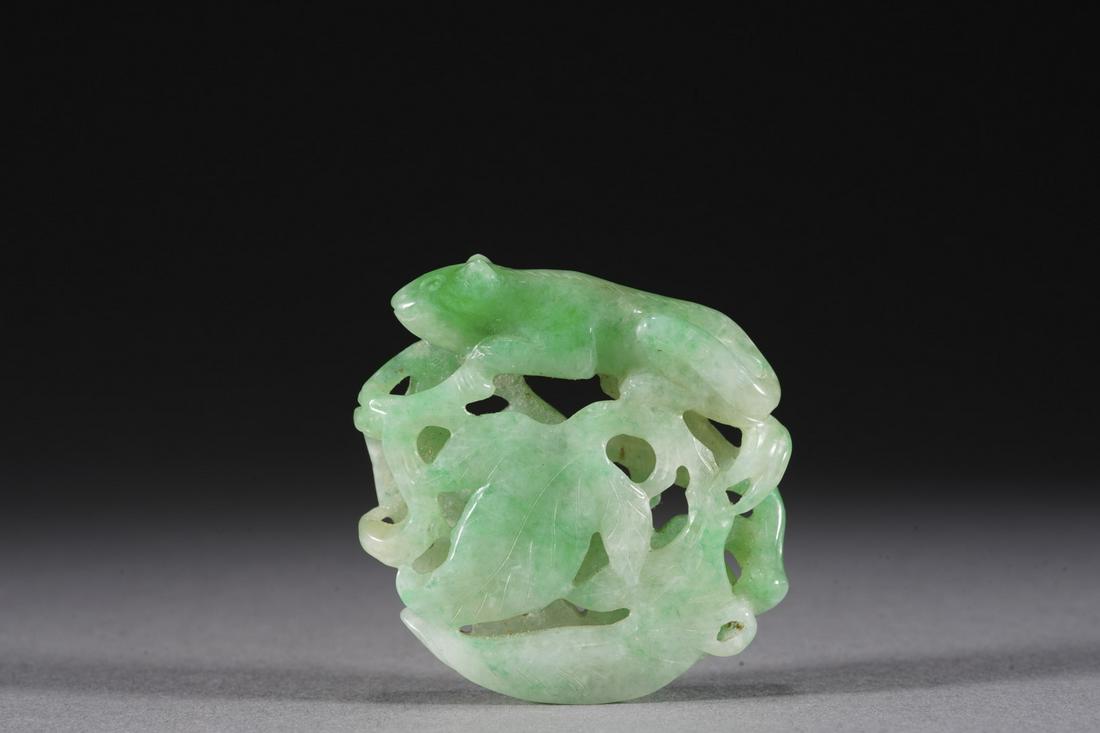 A JADEITE PENDANT, QING DYNASTY (1 of 7)
