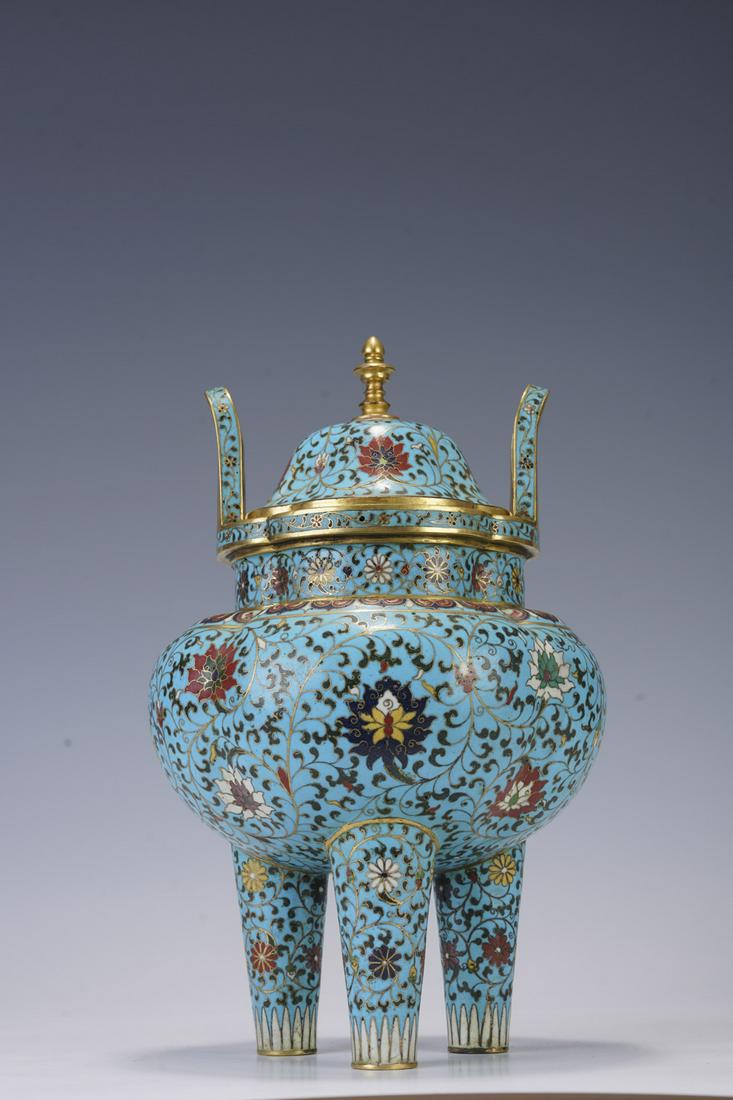 A CHINESE CLOISONNE ENAMEL LOTUS TRIPOD CENSER, QING DYNASTY (1 of 9)