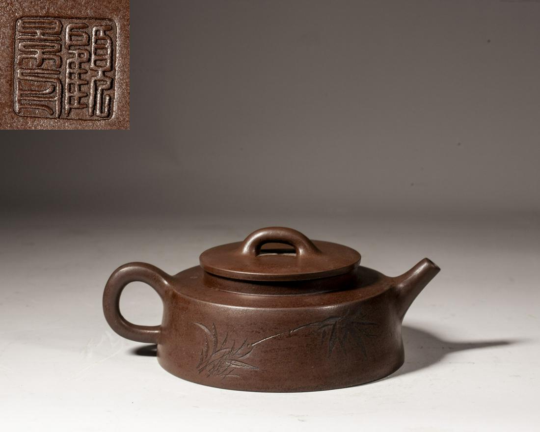A CHINESE ZISHA TEAPOT BY GU JINGZHOU (1 of 9)