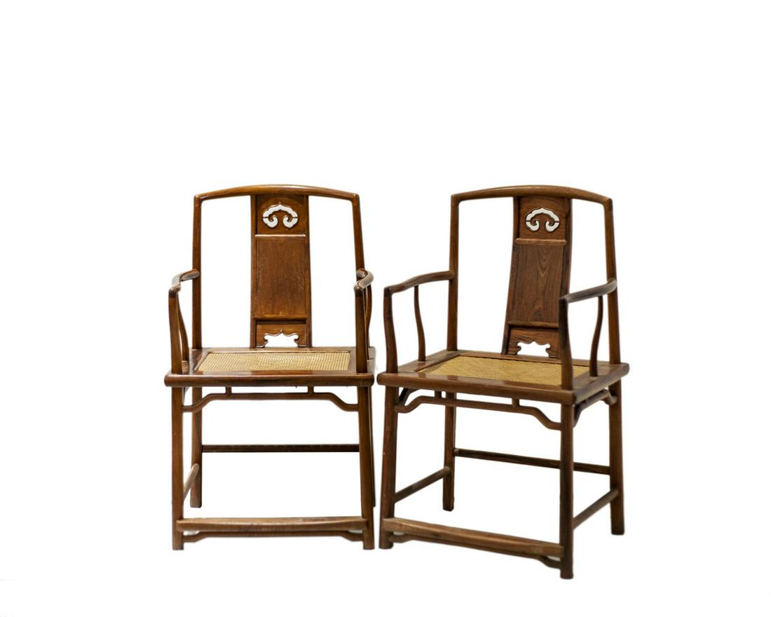 A PAIR OF HUANGHUALI SOUTHERN OFFICIAL'S HAT ARMCHAIRS (1 of 7)
