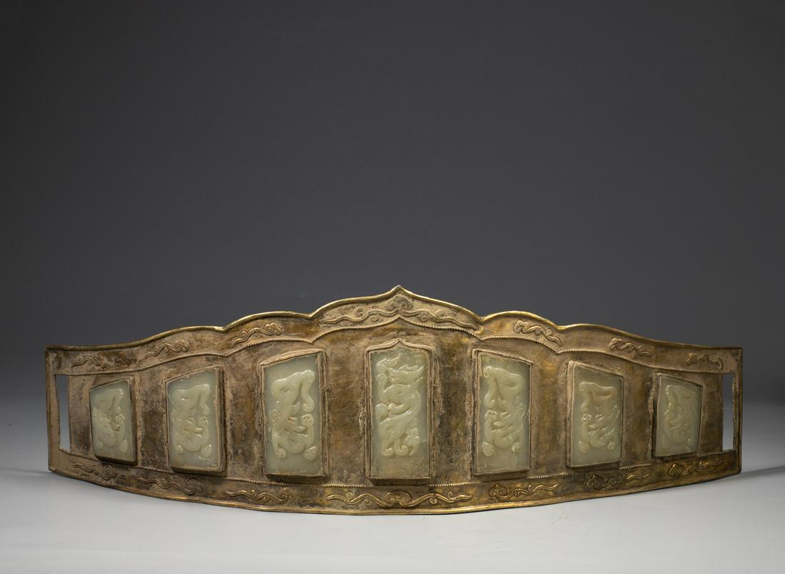 A LIAO JIN STYLE CARVED JADE BELT (1 of 6)