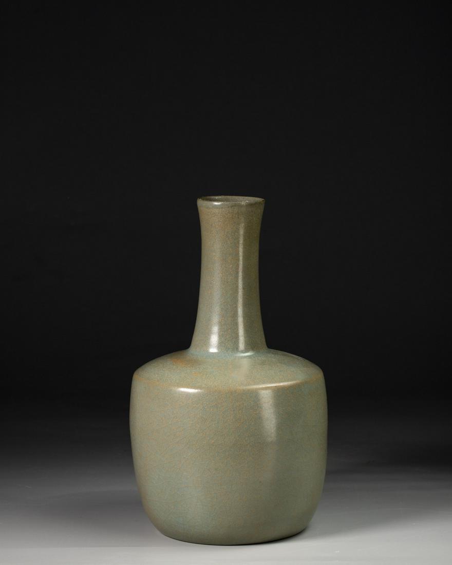A CHINESE RUYAO VASE, SONG DYNASTY (1 of 7)