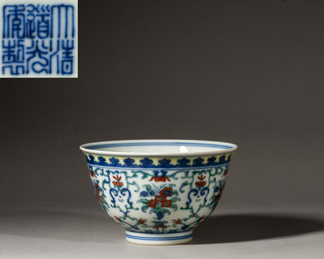 A CHINESE DOUCAI FLORAL BOWL, DAOGUANG PERIOD (1 of 7)