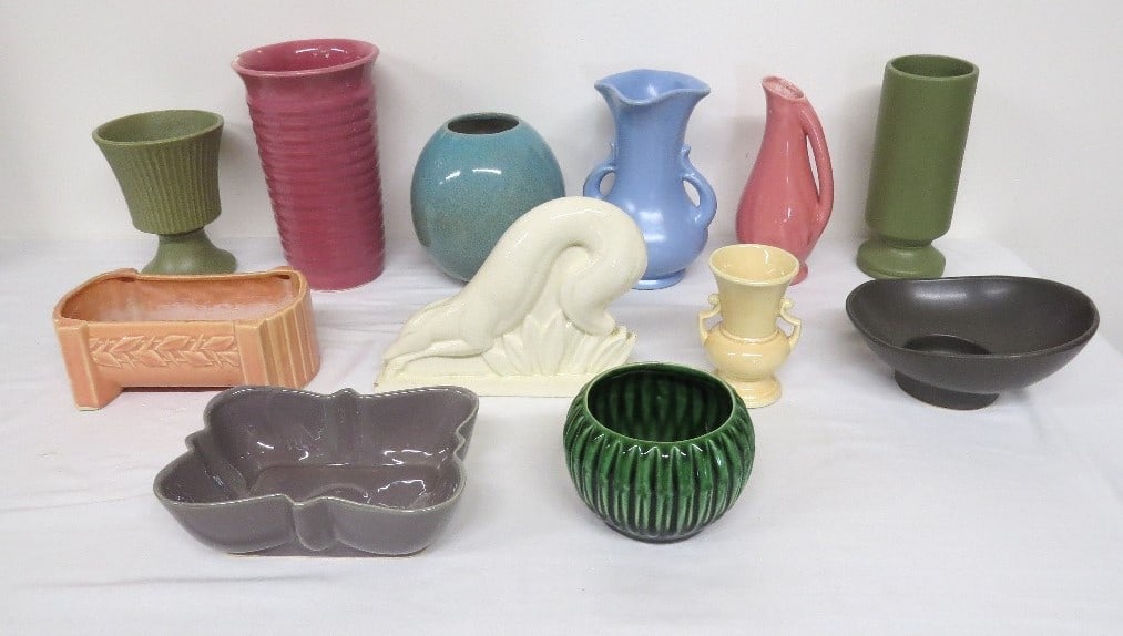 Mid-century art pottery Rumrill, Floraline and others (1 of 16)