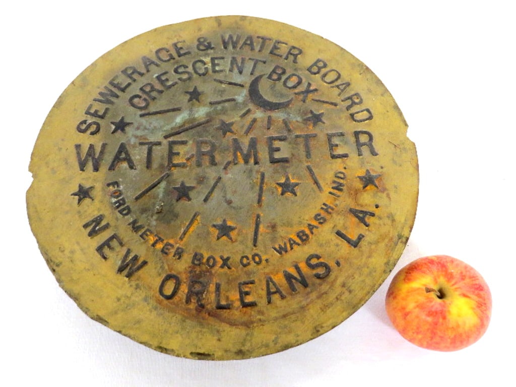 New Orleans, LA Street Water Meter Box Crescent Box (1 of 4)