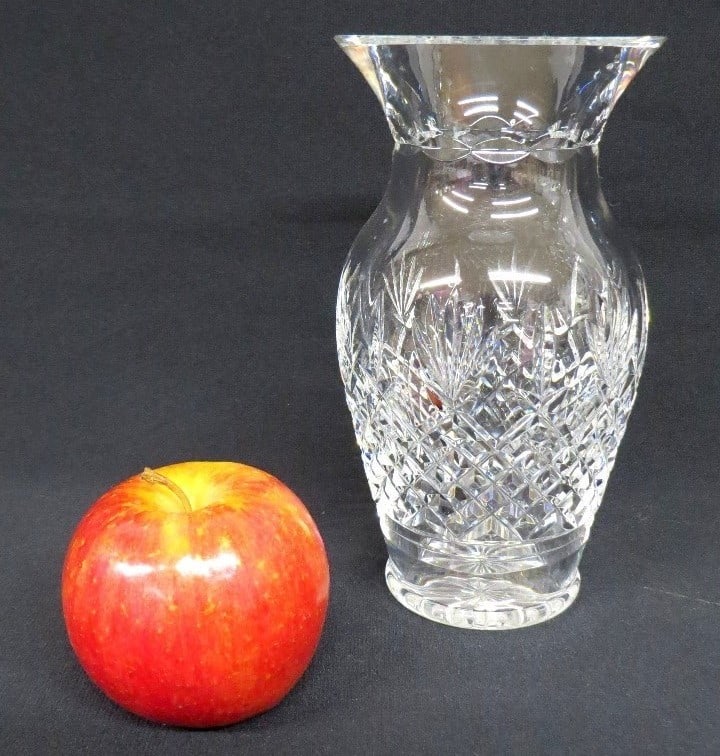 Waterford "Sheridan" Pattern 10" Vase: Waterford Sheridan pattern 10" crystal vase, no damage