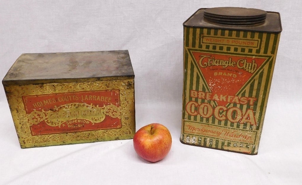 Two Adv Tins Montg Ward Coca & HCL Biscuit Co. (1 of 8)