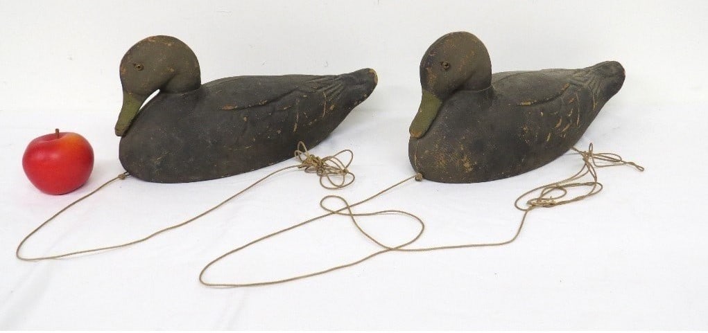 Pair of Victor Tru-Line Animal Trap Co. Duck Decoys (1 of 7)
