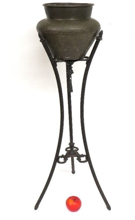 Cast Iron 3 Leg Plant Stand w/Brass Jardinere (1 of 11)