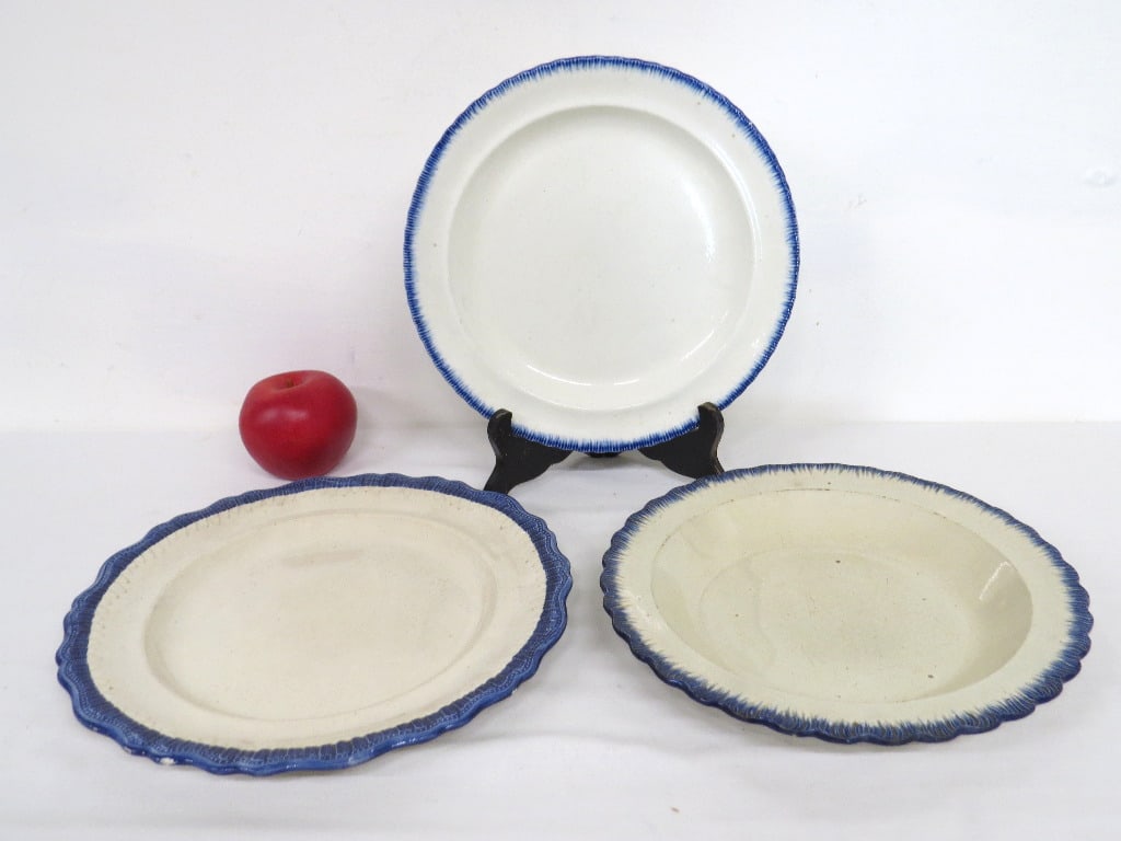 Three Leeds Ware Blue Feather Edge Plates / Soup Bowl (1 of 6)