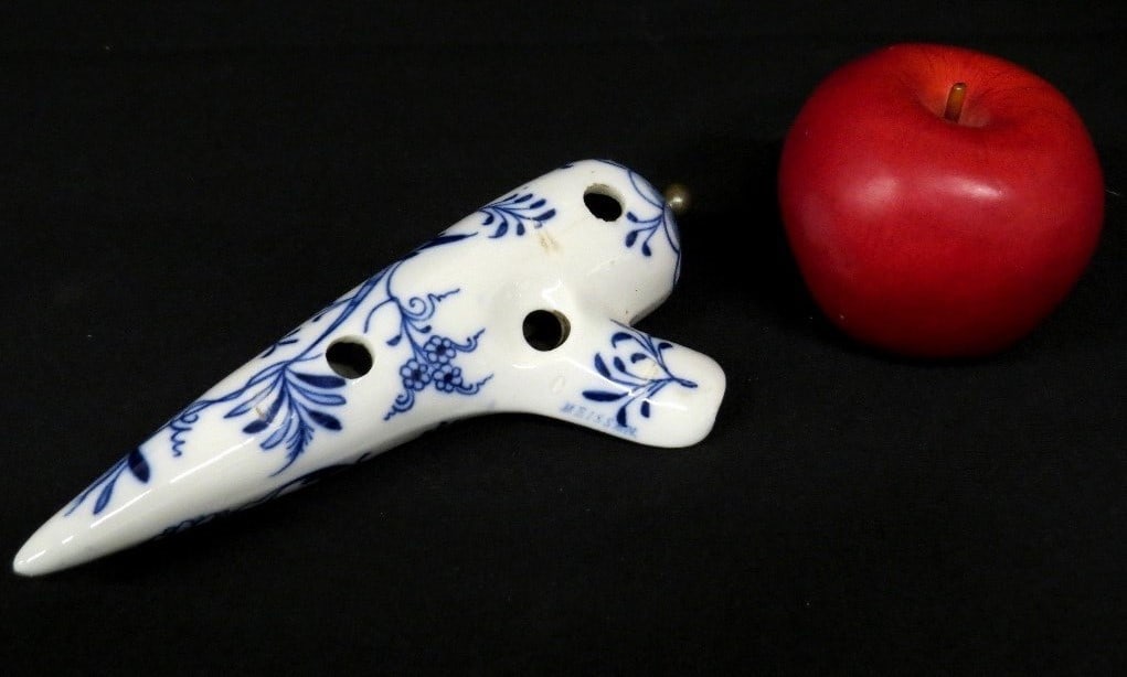 Meissen Blue Onion Signed Ocarina c.1890-1900 (1 of 5)