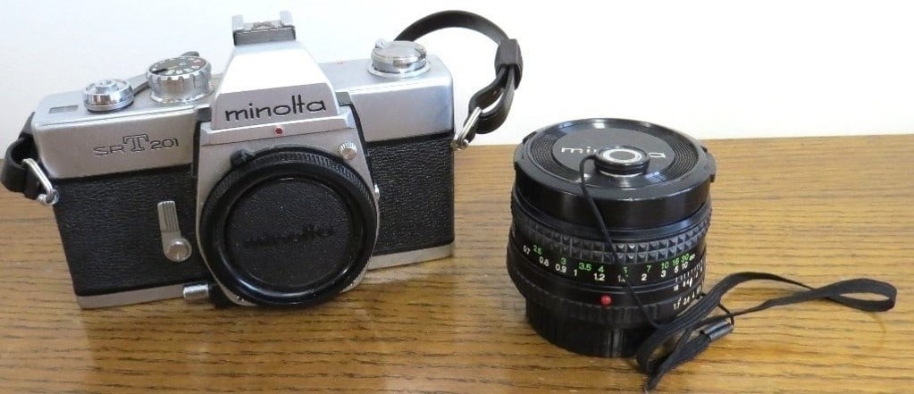 Minolta SRT201 35mm Camera w/50mm Rokkor Lense (1 of 10)