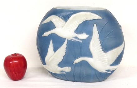 Art Deco Phoenix Art Glass Geese In Flight Pillow Vase