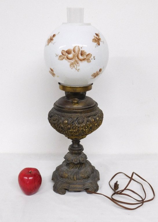 Late Victorian/Early 20th C. Brass Sunflowers Parlor Lamp (1 of 7)