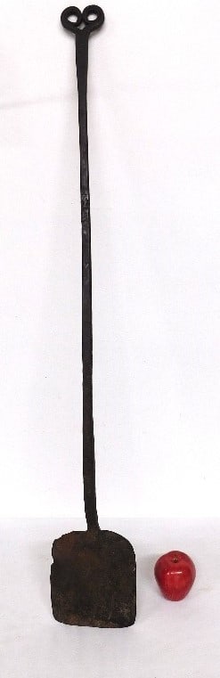 An 18th C. Blacksmith Wrought Peel (1 of 8)