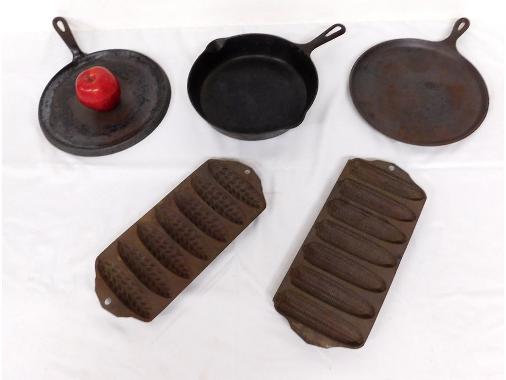 Cast Iron Skillets & Muffin Pans Griswold, Wagner, etc. (1 of 6)